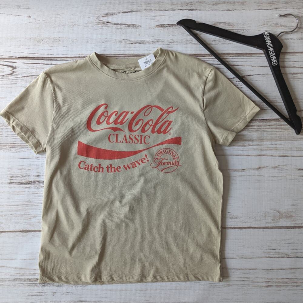 Coca Cola Coke Classic Tan Logo Graphic Tee Sz Small New